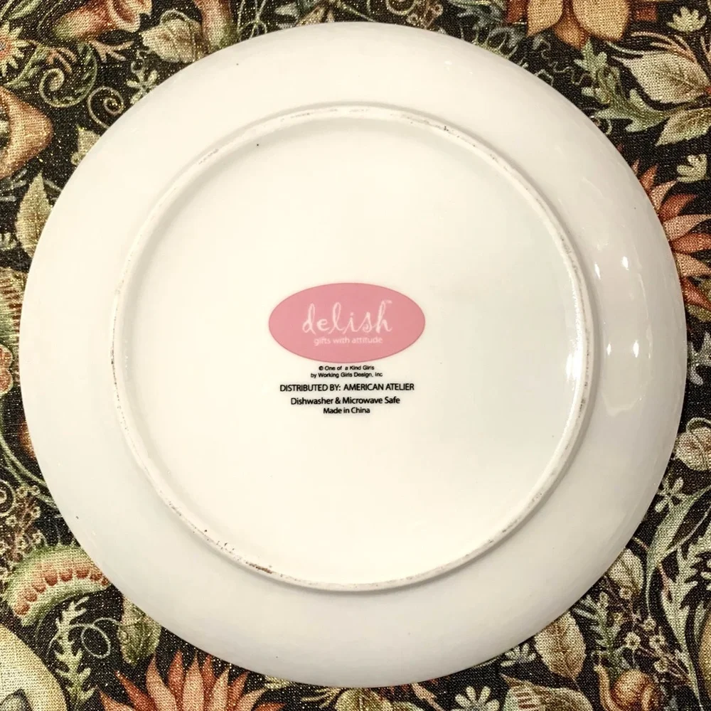 American Atelier Delish “Chillin With My Ghoul Friends” decorative plates (3)